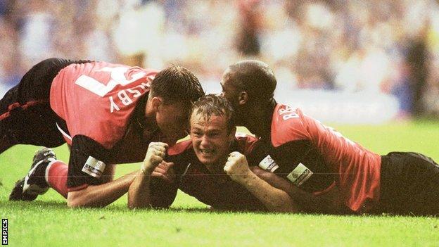 Dean Keates celebrates Walsall's promotion in 2001