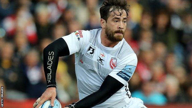 Danny Cipriani sends out a pass for Gloucester against Worcester last month