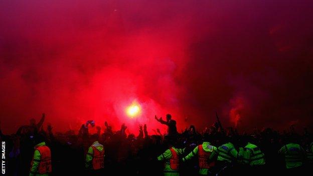 Fans set off flares