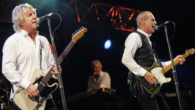 Status Quo sing