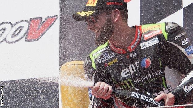 Tom Sykes eased to another Donington Park victory on Saturday