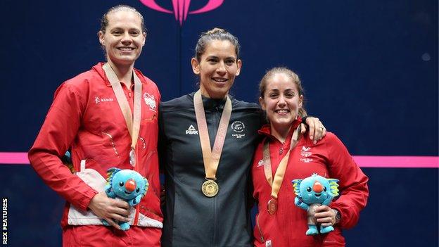 Joelle King on the podium with her gold medal for the Commonwealth Games 2018 women's singles