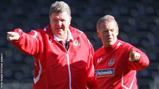 John Toshack (left) and Alan Curtis (right)