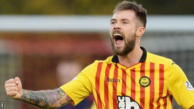 Jordan McMillan celebrates with Partick Thistle