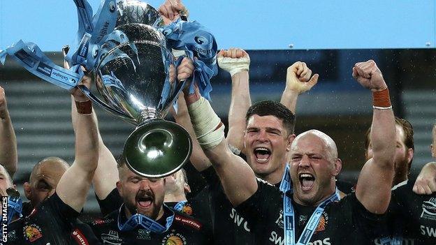 Jack Yeandle lifts Premiership trophy