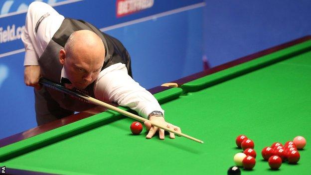 World Championship 2019 Stuart Bingham resists Graeme Dott fightback BBC Sport