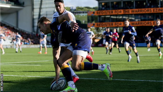 Scotland and Lions wing Duhan Van der Merwe's first try for Worcester came on his fourth appearance