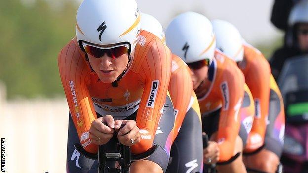 Lizzie Deignan leads Boels-Dolmans to victory