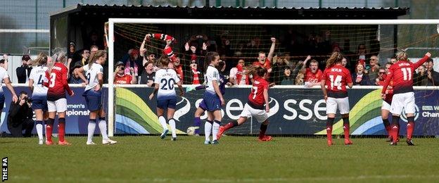 Manchester United Women score