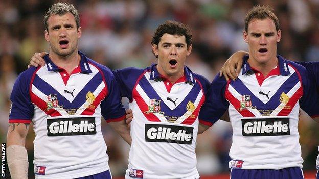 Great Britain's Jamie Peacock, Paul Wellens and Gareth Ellis