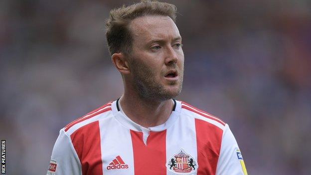 Aiden McGeady in action for Sunderland