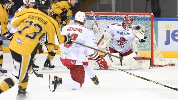 Taran Kozun got his second start in a row in goal for Cardiff Devils