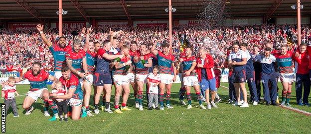 Hull KR celebrate promotion