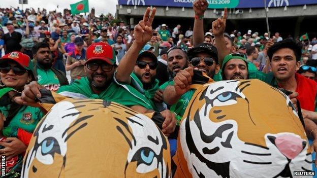 Bangladesh fans