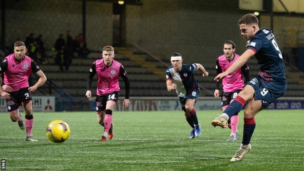 Jamie Gullan misses a penalty