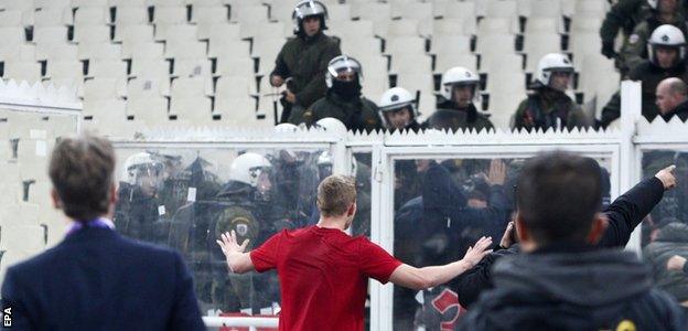 Matthijs de Ligt called for calm in front of the visiting fans