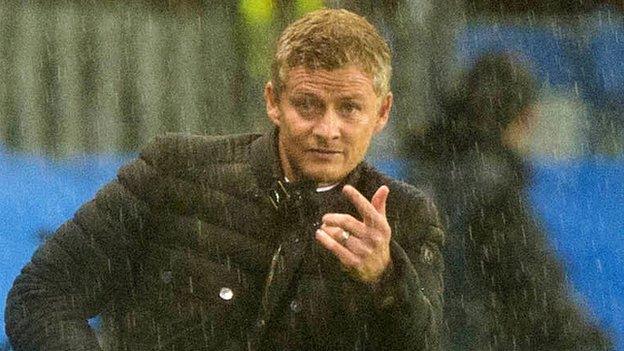 Molde head coach Ole Gunnar Solskjaer urges his team against Celtic