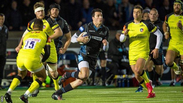 Leonardo Sarto playing for Glasgow Warriors against Leicester Tigers