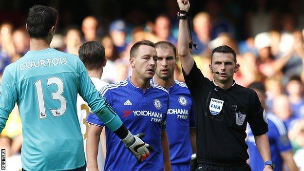 Referee Michael Oliver