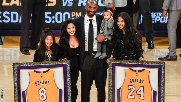 Kobe Bryant with his family