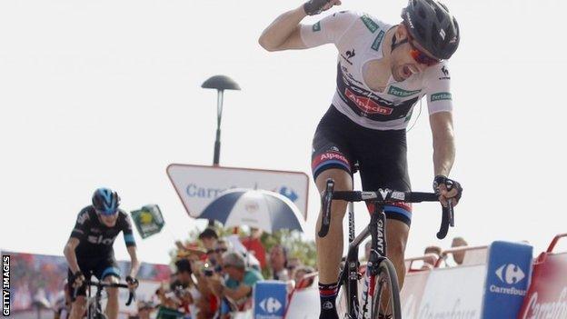 Tom Dumoulin (right) wins stage nine from Chris Froome