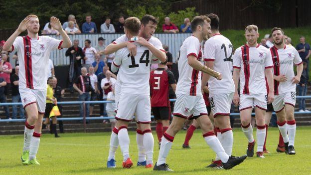 Clydesdale-FC-celebrate-a-goal.