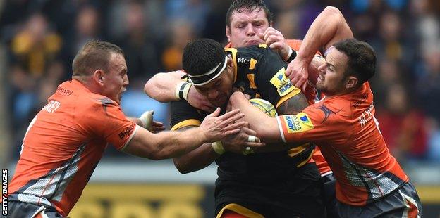 Nathan Hughes on the charge for Wasps