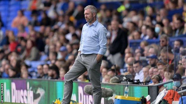 Willie Kirk on sideline at Everton