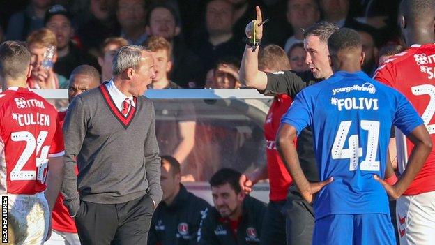 Lee Bowyer is sent to the stands