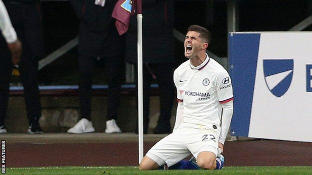 Christian Pulisic celebrates scoring