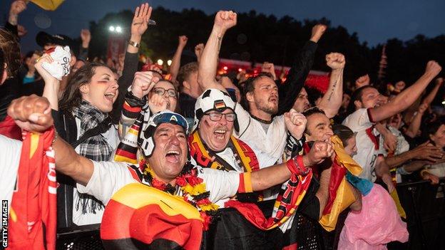 Germany fans celebrate Toni Kroos' late winner against Sweden