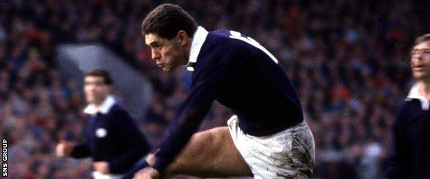 Gavin Hastings in full flow for Scotland