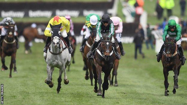 Altior, with Nico de Boinville