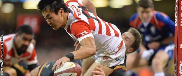 Kenki Fukuoka scores a try for JapanING