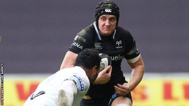 James King in action for Ospreys against Saracens