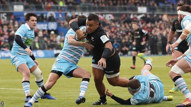 Billy Vunipola scores a try for Saracens