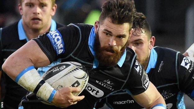 Sean Lamont carries the ball for Glasgow