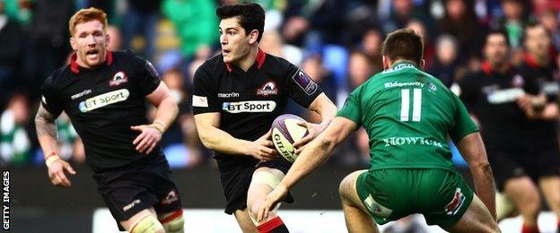 Sam Hidalgo-Clyne of Edinburgh attacks London Irish