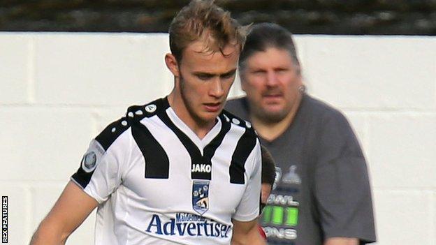 Sam Barratt in action for Maidenhead