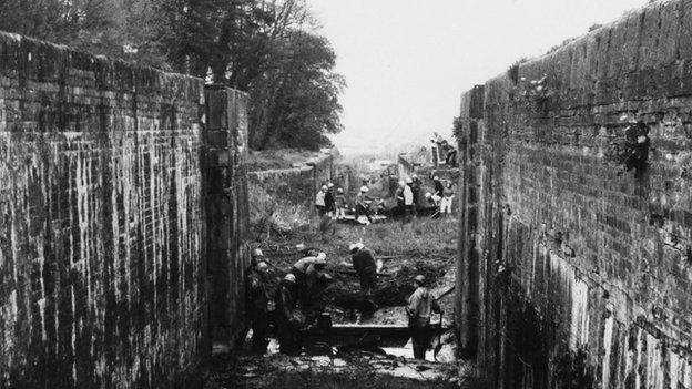 A Caen Hill lock in 1972