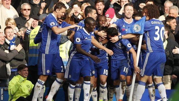 Chelsea players celebrate Eden Hazard's goal