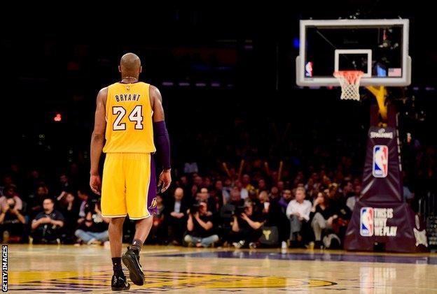 Kobe bryant flat feet online