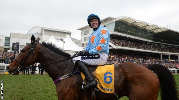 Ruby Walsh on board Un De Sceaux