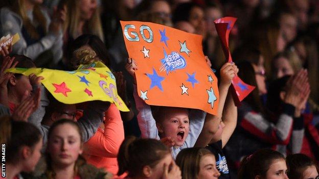 Severn Stars fans