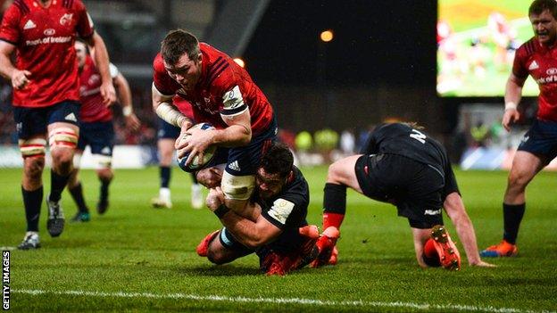 Peter O'Mahony scores a try