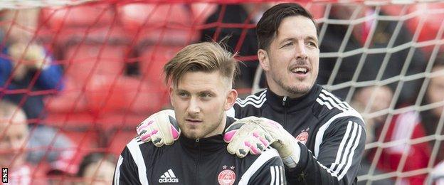 Jamie Langfield and Danny Rogers during an Aberdeen warm-up