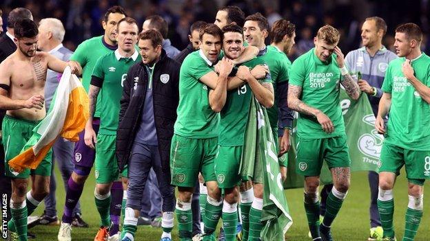 The Republic of Ireland players celebrate reaching Euro 2016