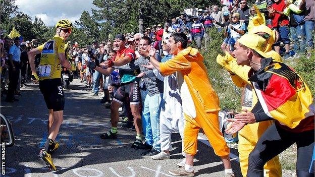 Chris Froome running up Mont Ventoux during the 2016 Tour