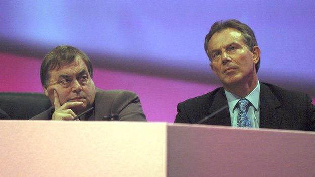 John Prescott (l) and Tony Blair (r)