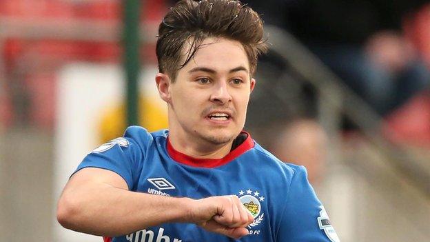 Jordan Stewart went close for Linfield in the second half at the Gundadalur Stadium